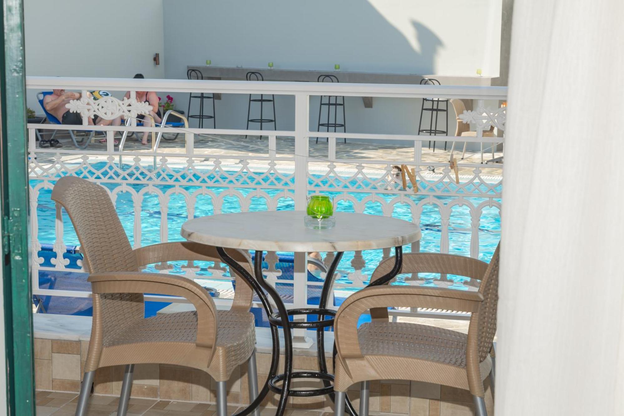 Krina Aparthotel Argassi