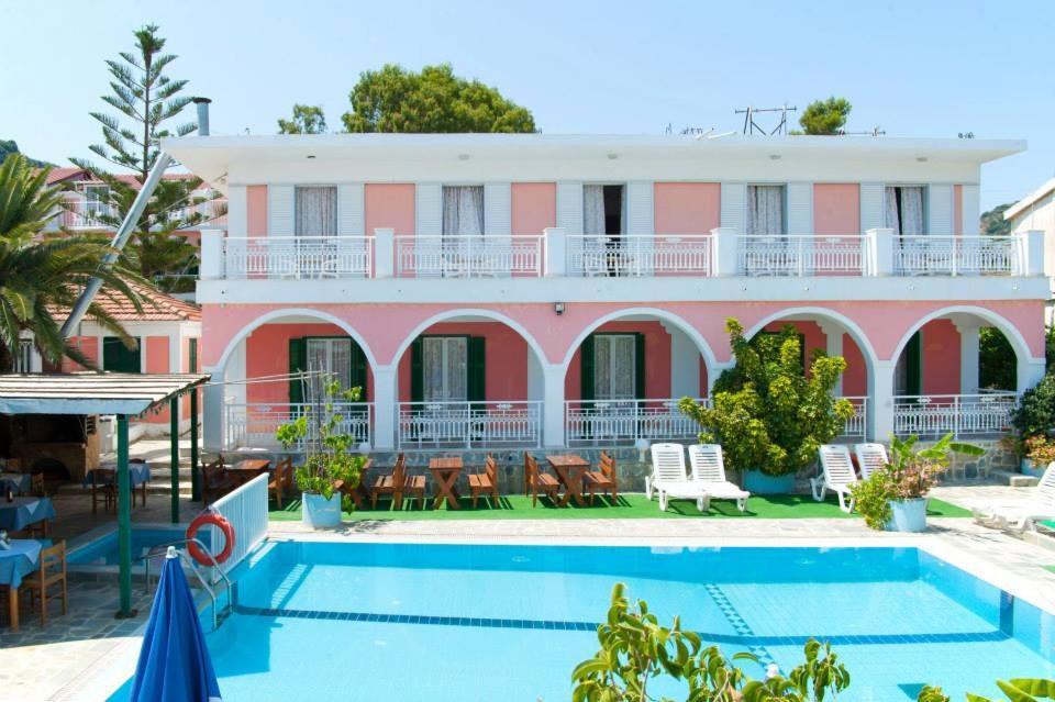 Krina Aparthotel 2*